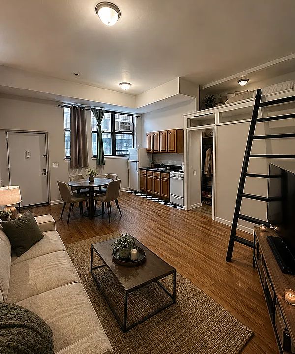 1st image of 195 Stanton St #Rs2