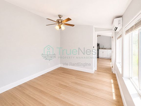 5th image of 2511 SW 3rd St