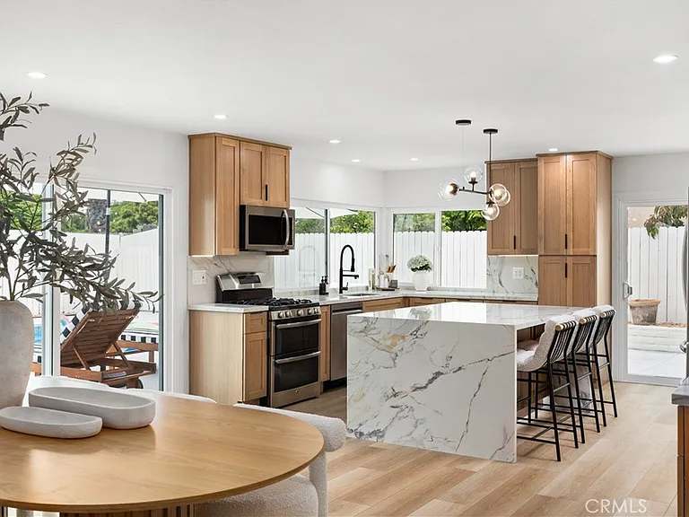 24091 Marathon St — Photo 12