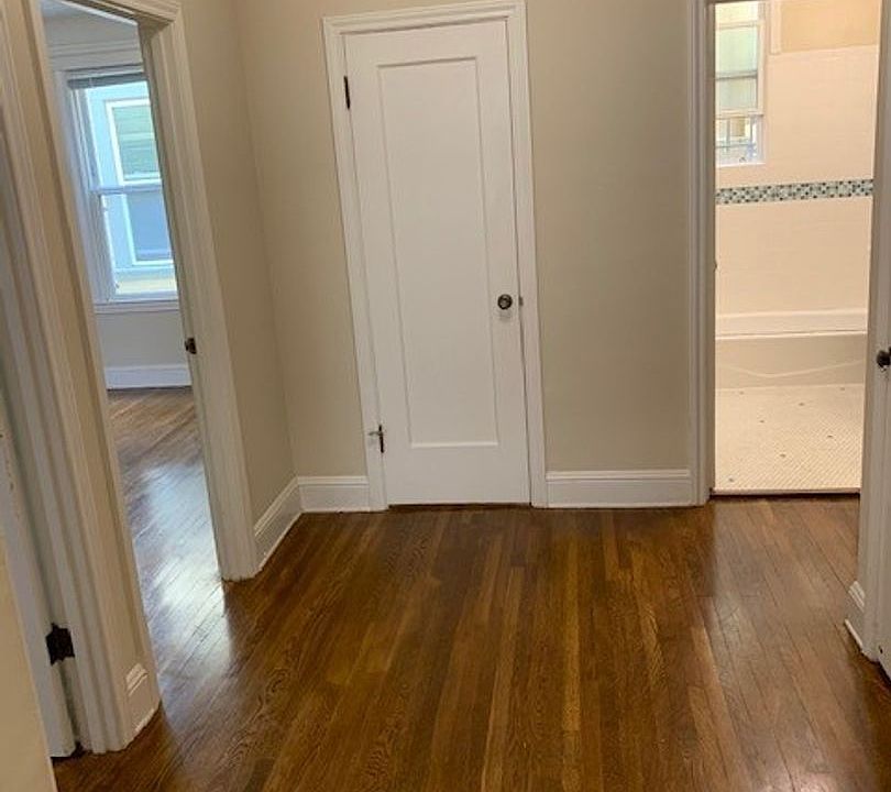 1st image of 3201 Gough St APT 105