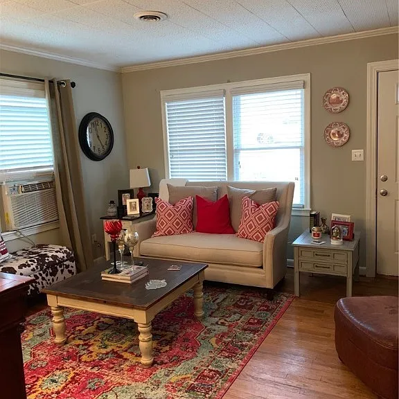 210 E Rutherford St #A — Photo 2
