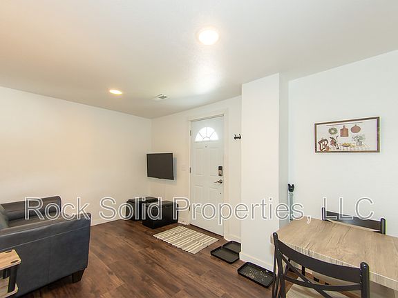 5th image of 516 E 6th St #C