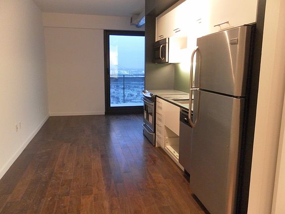 3rd image of 51 Trolley Cres #1606