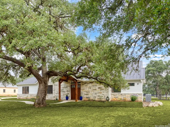 1133 Horseshoe Falls, Bandera, TX 78003