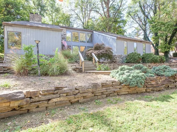 8199 Yorkridge Dr, Newburgh, IN 47630