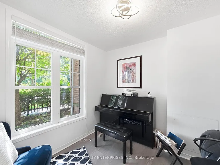 112 Harbourside Dr — Photo 5