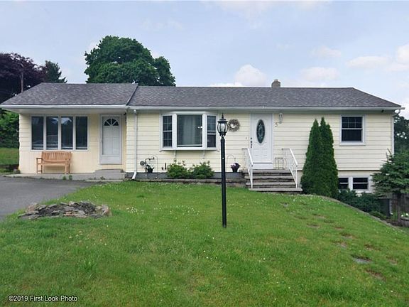 3rd image of 5 Brookwood Dr