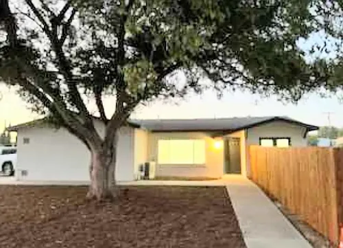 407 Sacramento Ave Photo 1