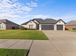 3854 Stonehenge Ave, Springdale, AR 72764