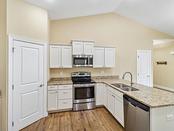 5th image of 737 Sawgrass Dr