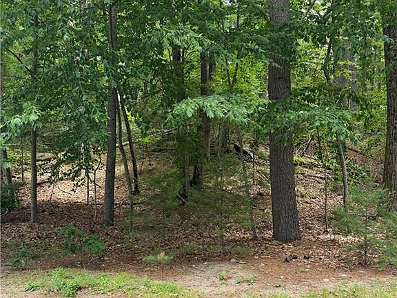 4th image of 31 Countryside Dr