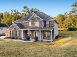 1432 English Manor Cir, Stone Mountain, GA 30087