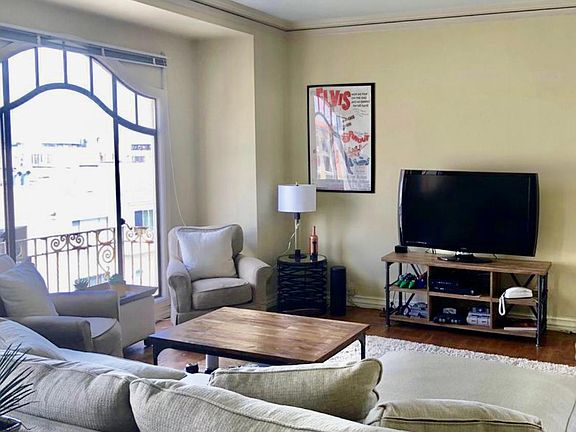 4th image of 3640 Fillmore St APT 202
