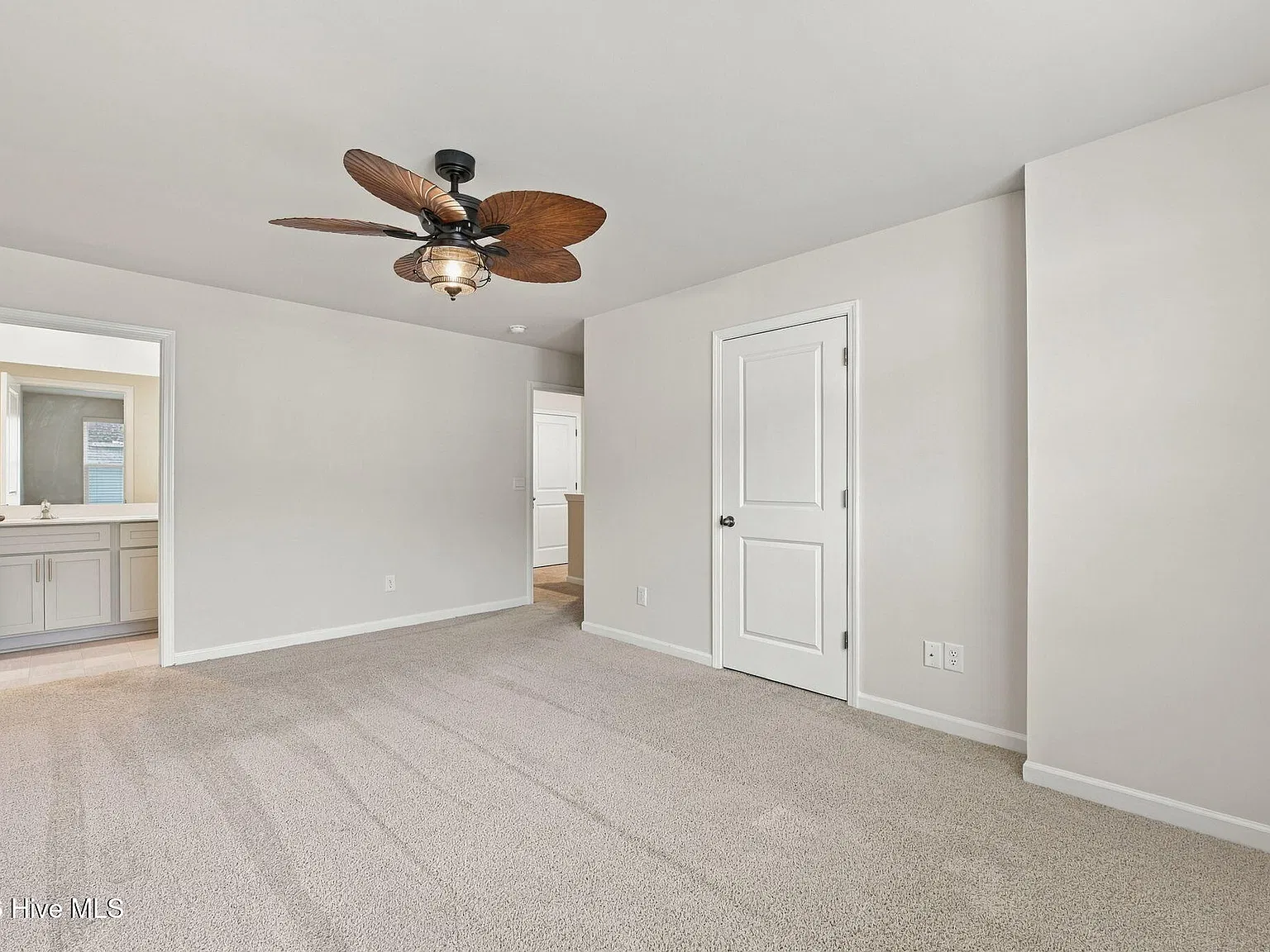 3 bed, 2.5 bath, $1,950 — Photo 4