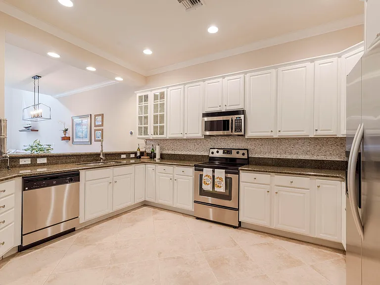 106 Renaissance Dr — Photo 13