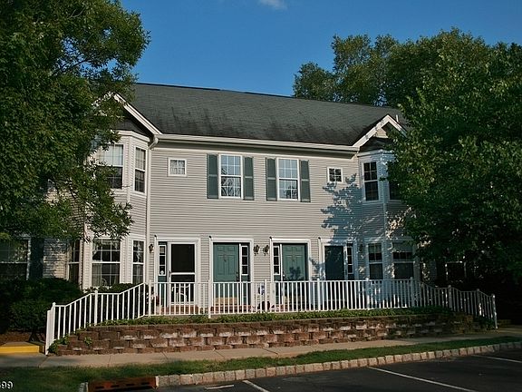2nd image of 122 Williamson Ct