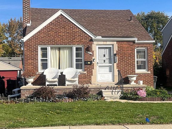 2nd image of 21529 Englehardt St