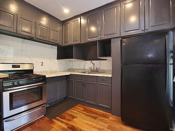 4th image of 46 Hall Ave #2