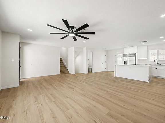 4th image of 4529 W BERRIDGE Lane