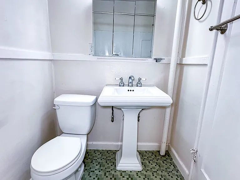 4515 Burke Ave N — Photo 14