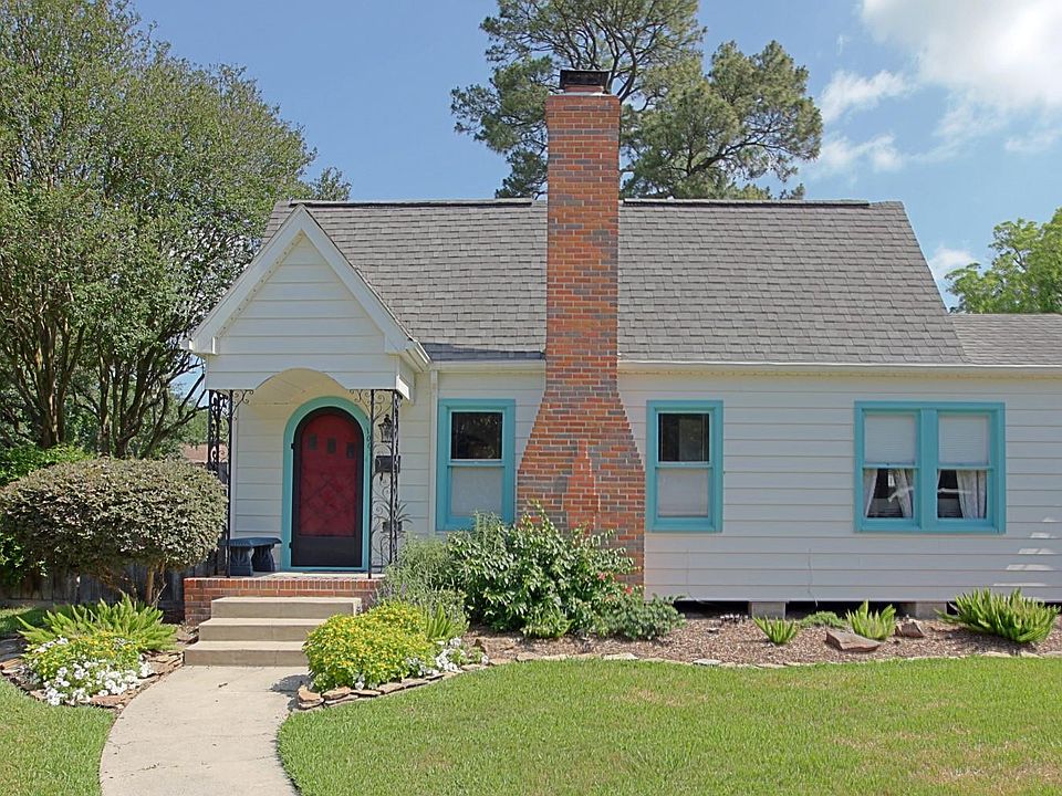 1st image of 1007 Avenue Of Oaks St