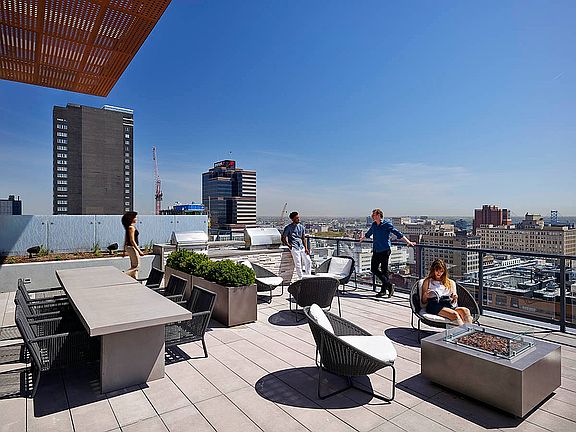 1213 Walnut-Spring_ext e