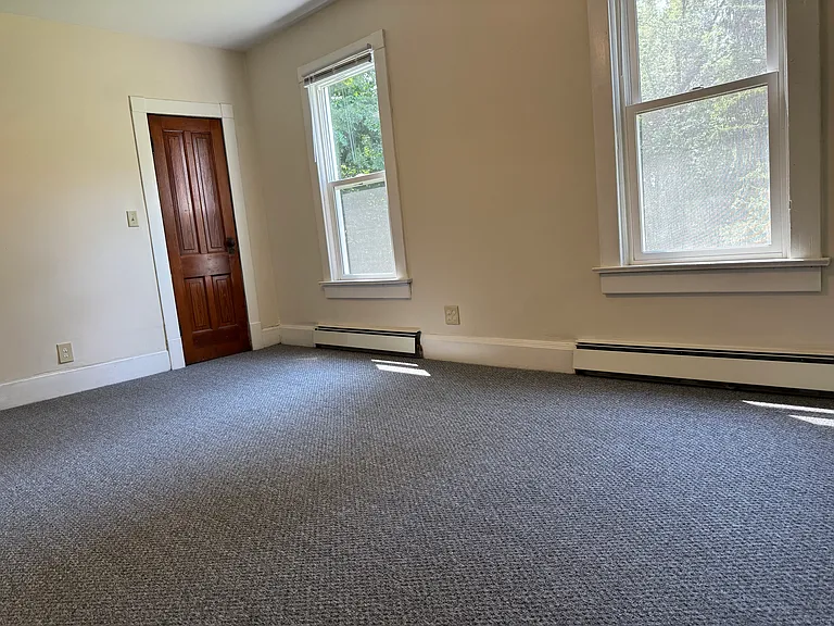 412 Warwick St — Photo 11