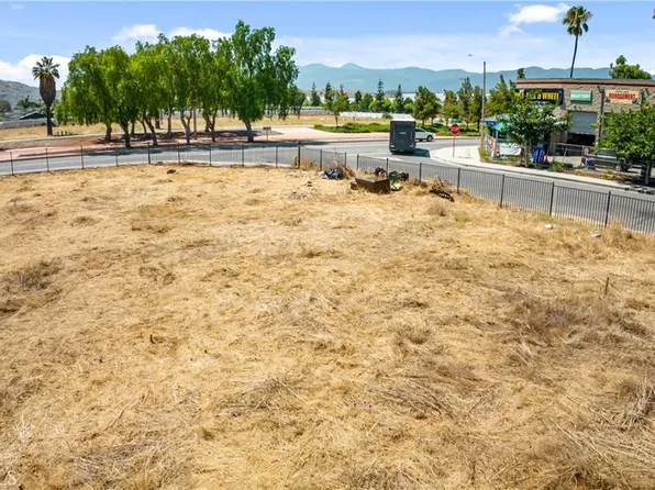 13847 Magnolia Ave, Corona, CA 92879