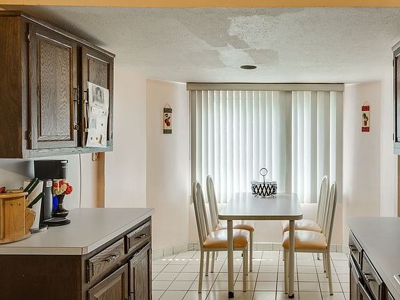 4th image of 588 Church Ave