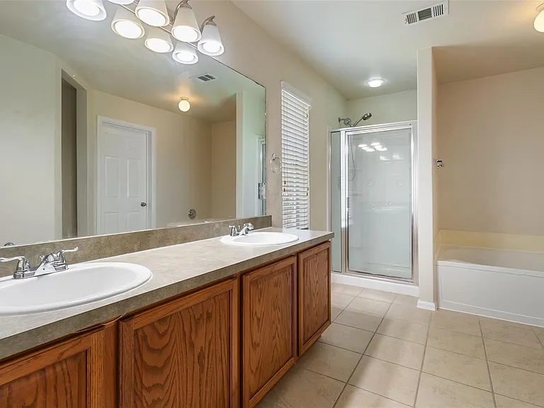 401 Spruce Dr — Photo 27