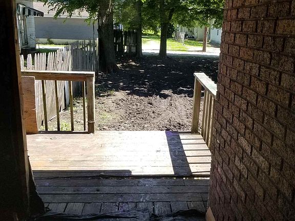 3rd image of 717 N 5th St