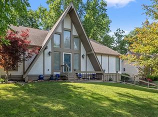9307 W 92nd Ter, Overland Park, KS 66212
