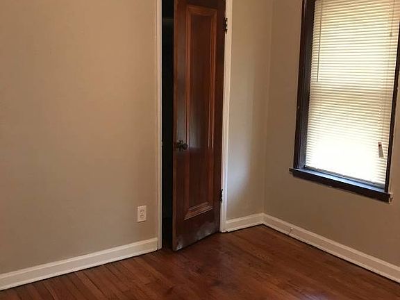 3rd image of 1098 Melvin Ave