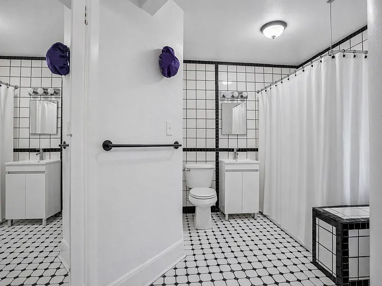 1679 N Cass St — Photo 8