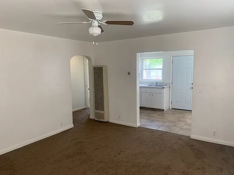 213 Oildale Dr #A-C — Photo 4