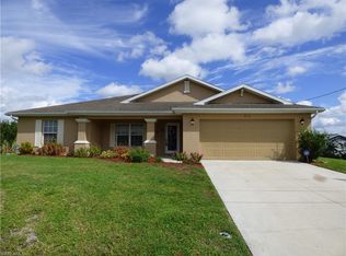 916 Rita Ave N, Lehigh Acres, FL 33971