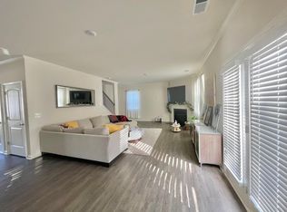 1117 Shadow Glen Dr, Fairburn, GA 30213