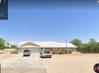 9095 8th Ave, Hesperia, CA 92345
