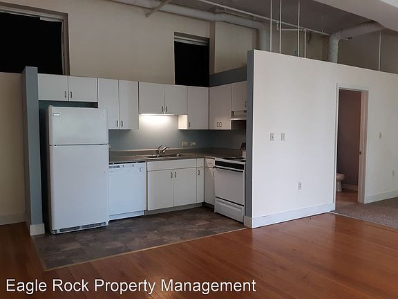 4th image of 119 Oak St #311