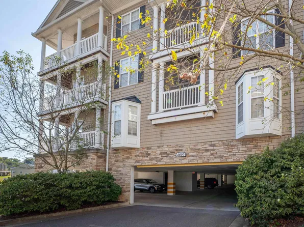 2612 Suncrest Vlg, Morgantown, WV 26505