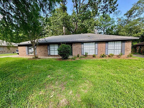 2nd image of 102 Lakeview Park Dr