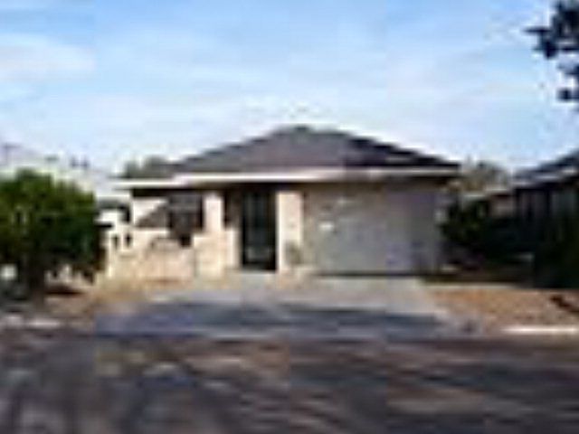 2nd image of 409 Venus St