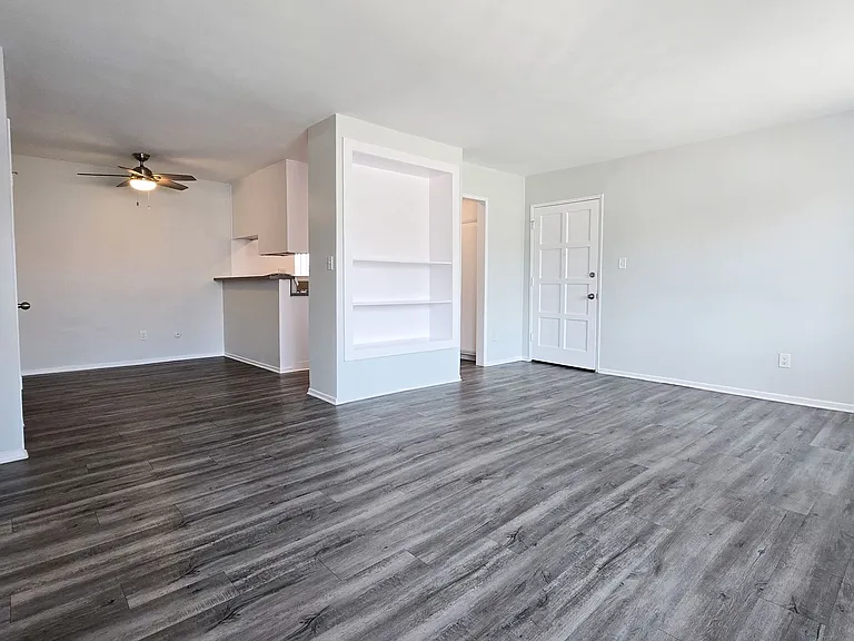 18400 Prairie Street — Photo 53