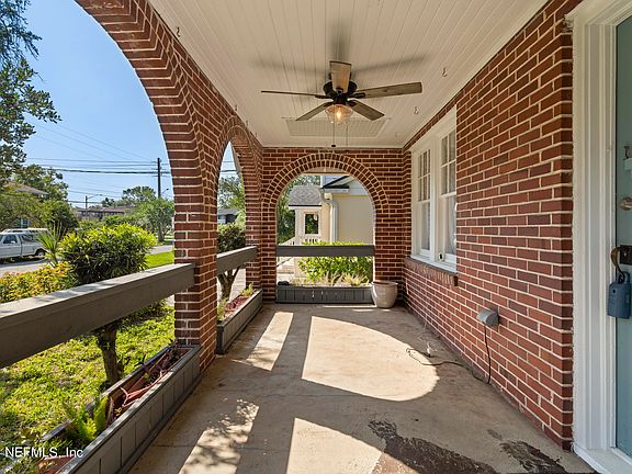 4th image of 1742 BELMONTE Avenue