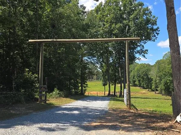 1475 Langley Rd, Staley, NC 27355