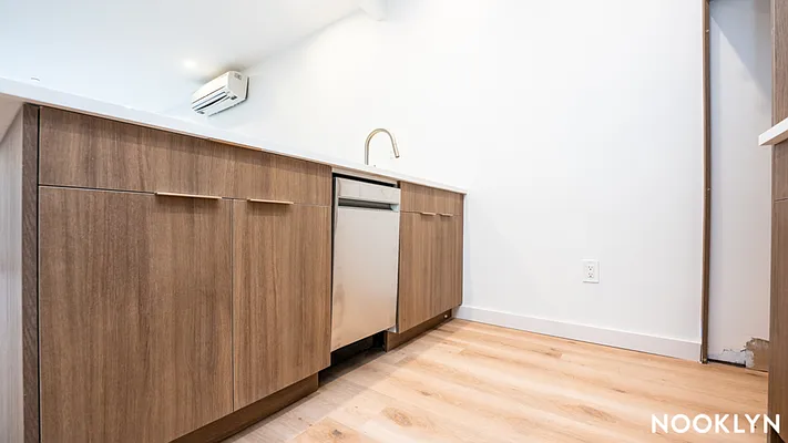 Rented by Nooklyn NYC LLC | media 61