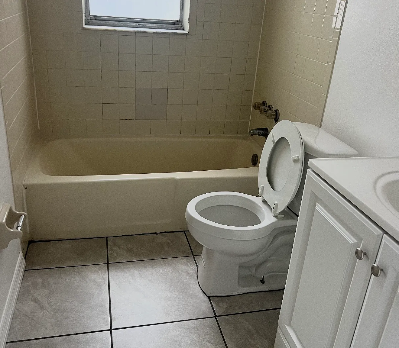 2 bed, 2016 sqft, $1,300 — Photo 3