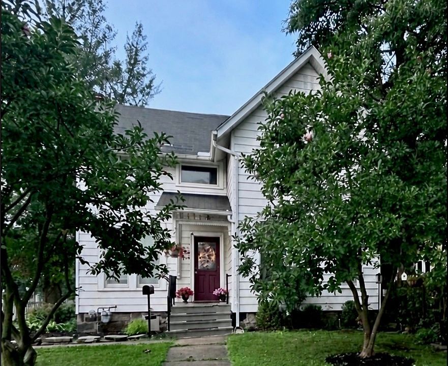 1st image of 4323 River St