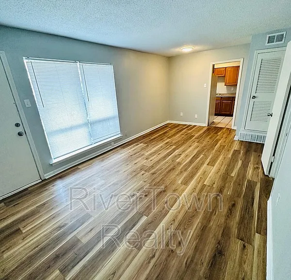 155 Clark Pl — Photo 10