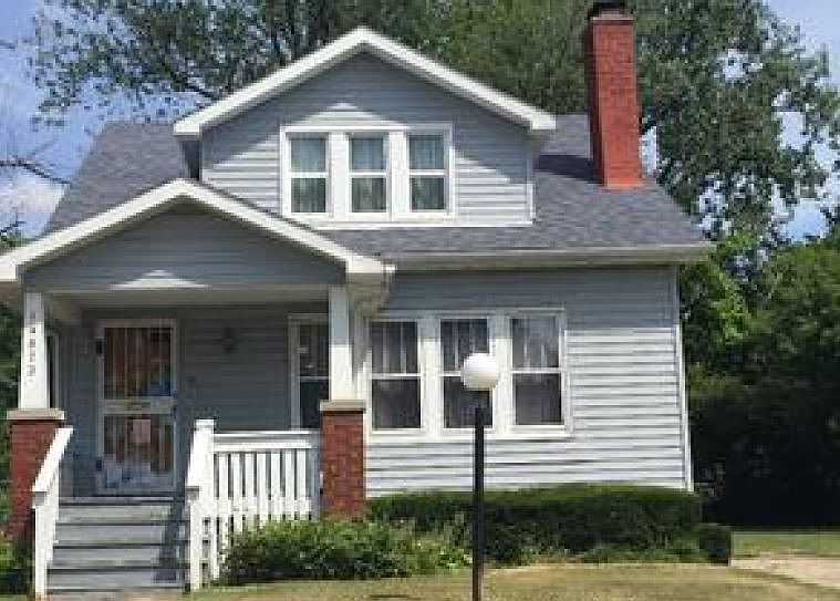 2nd image of 14872 Wildemere St